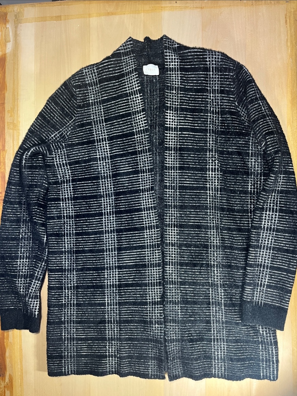 Women’s CYRUS Black & White Plaid Plush Open-Front Cardigan Jacket